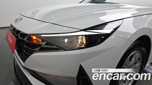 Hyundai Elantra 2023, фото 7