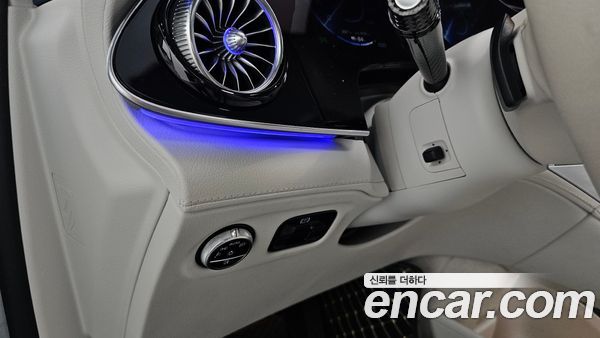 Mercedes-Benz EQE 2023, фото 31