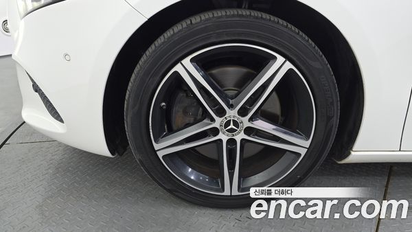 Mercedes-Benz A-Class 2020, фото 5