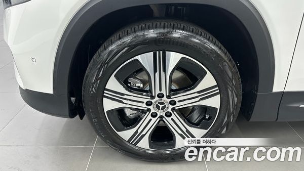 Mercedes-Benz EQB 2026, фото 5
