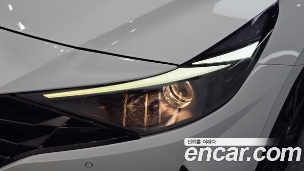 Hyundai Elantra 2023, фото 8