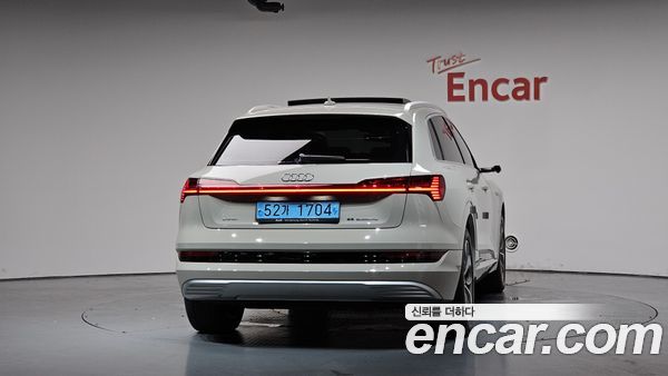 Audi e-tron 2020, фото 3
