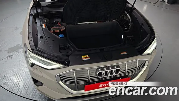 Audi e-tron 2020, фото 5