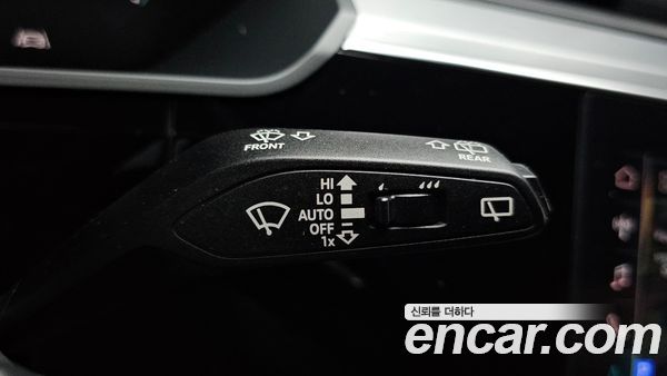 Audi e-tron 2020, фото 28