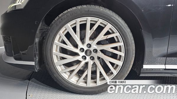 Audi A8 2021, фото 5