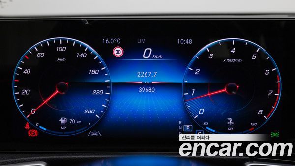 Mercedes-Benz GLB 2023, фото 8