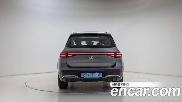Mercedes-Benz EQB 2026, фото 4