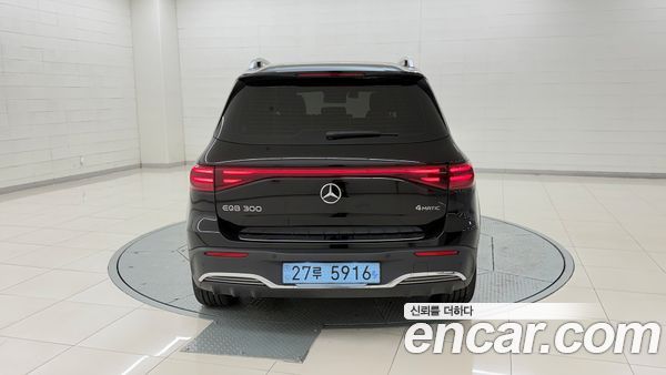 Mercedes-Benz EQB 2026, фото 4