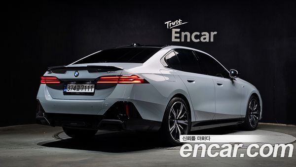 BMW 5 Series 2024, фото 2