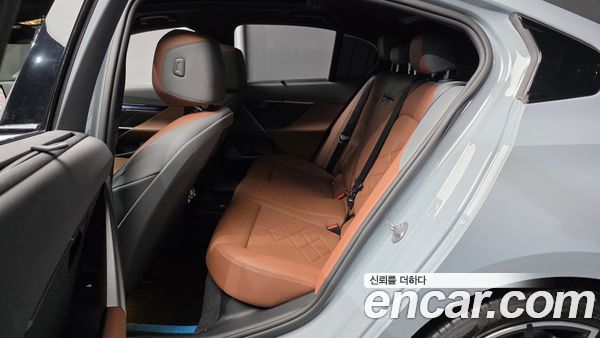 BMW 5 Series 2024, фото 18