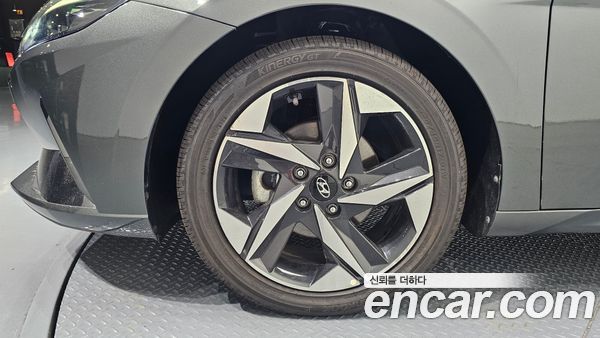 Hyundai Elantra 2023, фото 5