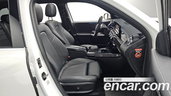 Mercedes-Benz GLB 2024, фото 16