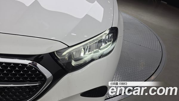 Mercedes-Benz E-Class 2025, фото 8