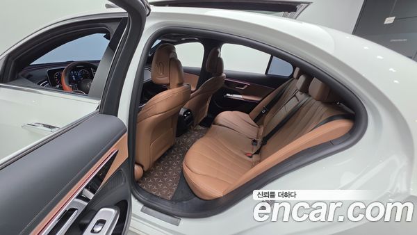 Mercedes-Benz E-Class 2025, фото 16