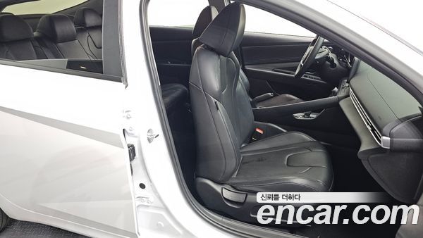 Hyundai Elantra 2023, фото 16