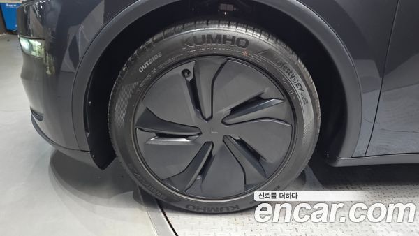 Tesla Model Y 2025, фото 5