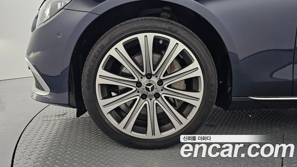 Mercedes-Benz E-Class 2023, фото 5