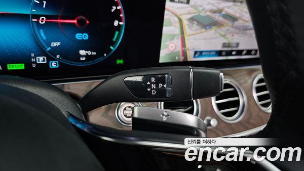 Mercedes-Benz E-Class 2023, фото 12