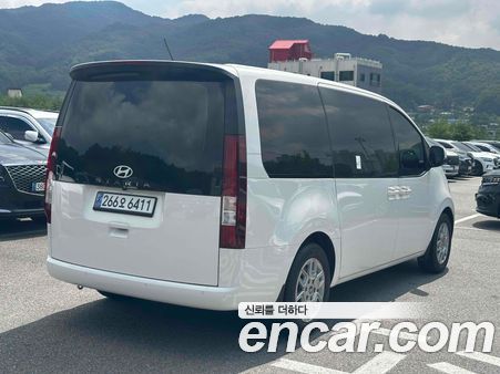 Hyundai Staria 2025, фото 2