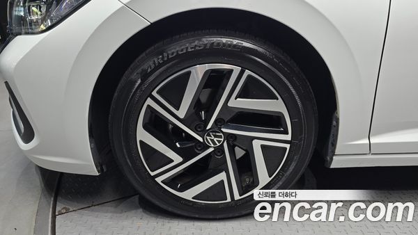 Volkswagen Jetta 2023, фото 5