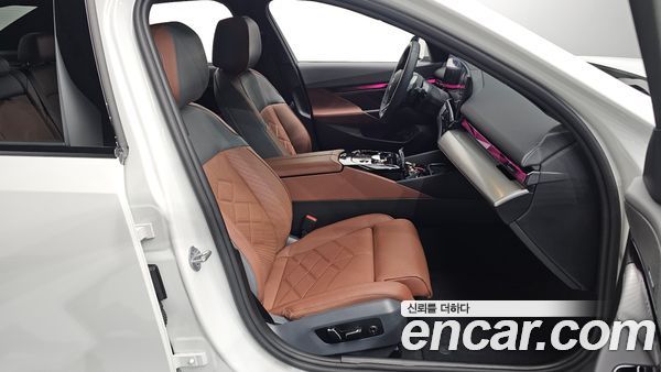 BMW 5 Series 2025, фото 16