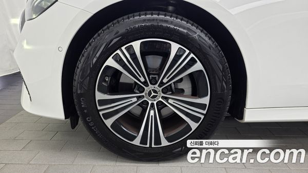Mercedes-Benz E-Class 2026, фото 5