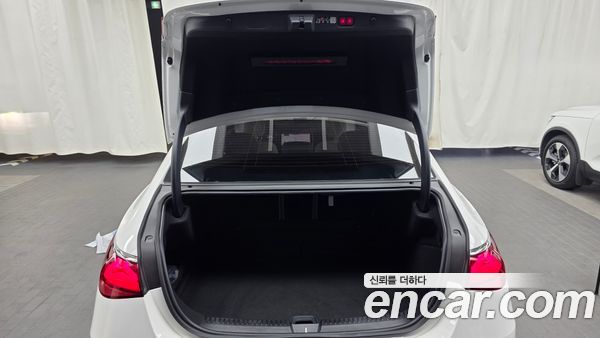 Mercedes-Benz E-Class 2026, фото 26