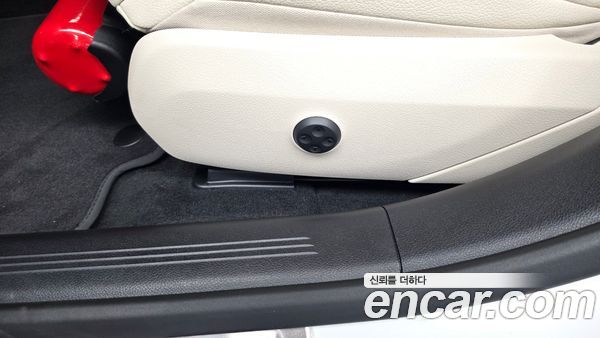 Mercedes-Benz E-Class 2026, фото 31