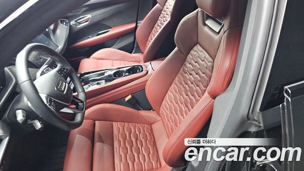 Audi e-tron GT 2022, фото 29