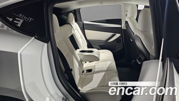 Tesla Model Y 2022, фото 15