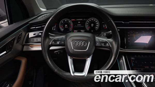 Audi Q7 2021, фото 20