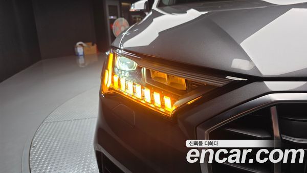 Audi Q7 2021, фото 8