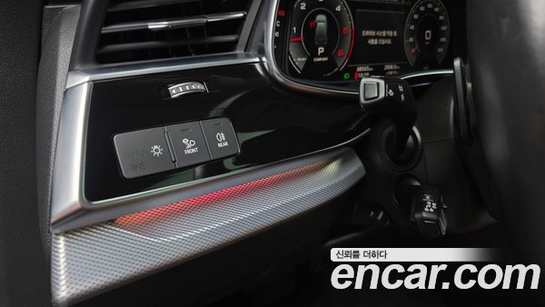 Audi Q7 2021, фото 29