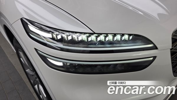 Genesis GV70 2025, фото 8