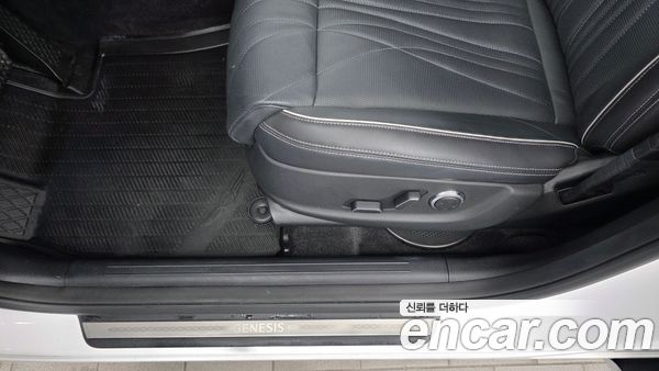 Genesis GV70 2025, фото 31