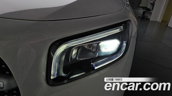 Mercedes-Benz GLB 2023, фото 7
