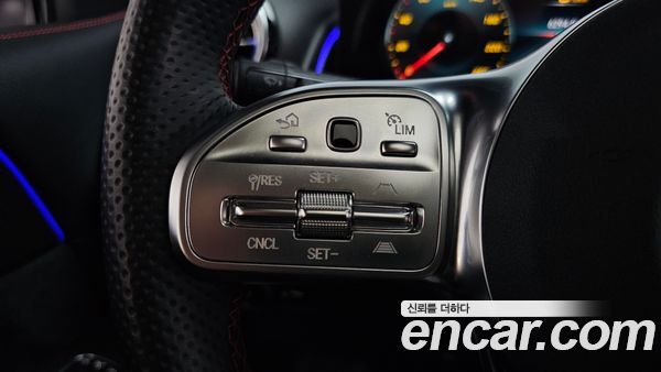 Mercedes-Benz GLB 2023, фото 31