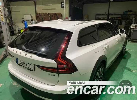 Volvo V90 2022, фото 2