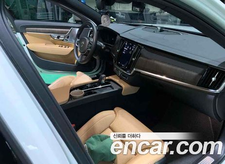 Volvo V90 2022, фото 7