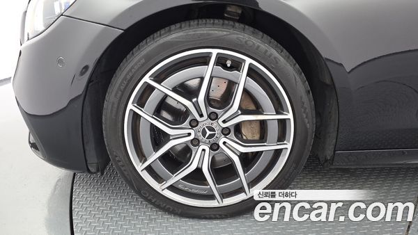 Mercedes-Benz E-Class 2021, фото 5