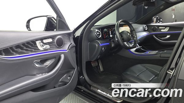 Mercedes-Benz E-Class 2021, фото 13