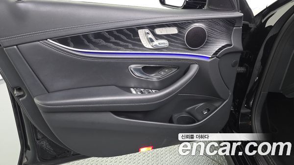Mercedes-Benz E-Class 2021, фото 14
