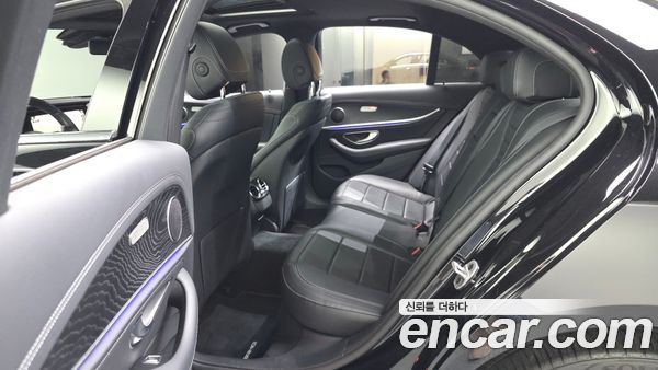 Mercedes-Benz E-Class 2021, фото 16