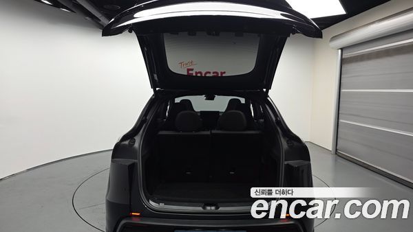 Tesla Model Y 2026, фото 25