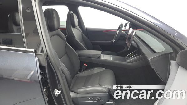 Tesla Model Y 2026, фото 15