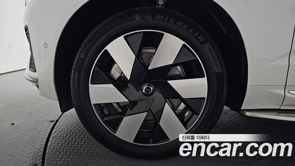 Volvo XC60 2025, фото 4