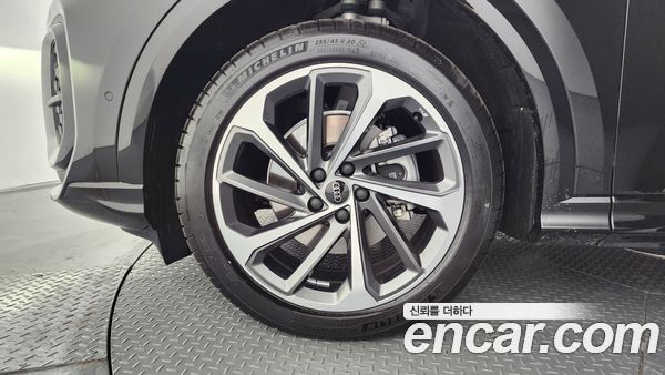 Audi Q5 2025, фото 5