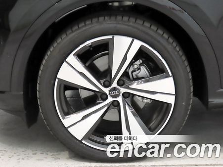 Audi Q5 2025, фото 5