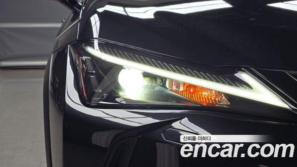 Lexus UX 2024, фото 7