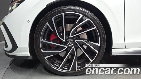 Volkswagen Golf 2024, фото 5